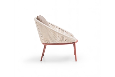 Petalo-armchair by simplysofas.in